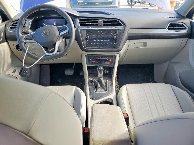 2022 VOLKSWAGEN TIGUAN SE SE 8