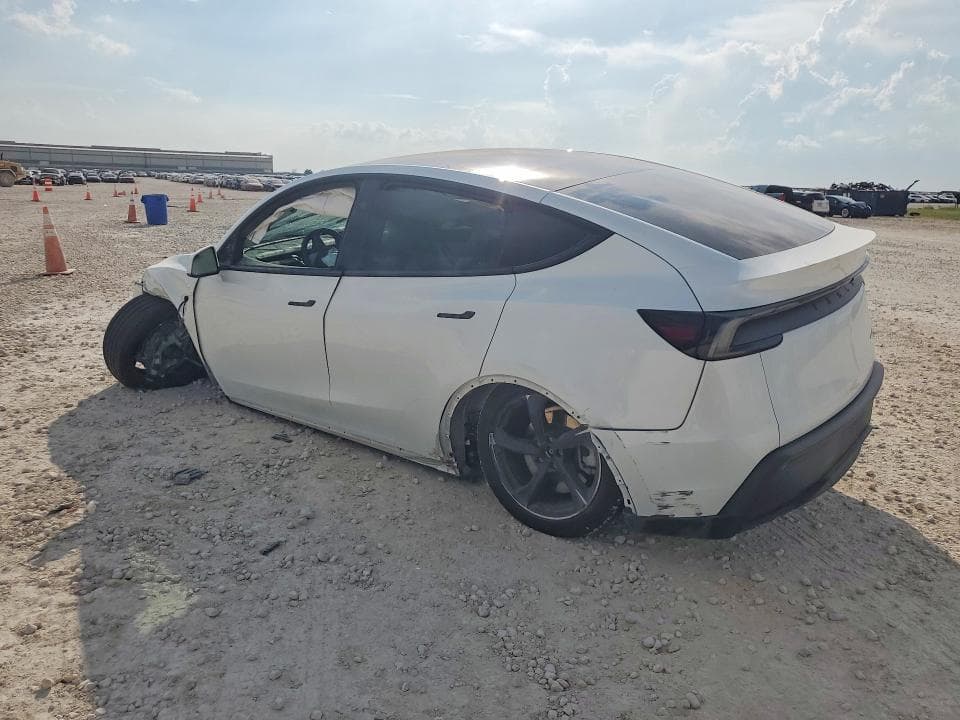 2026 TESLA MODEL Y 2