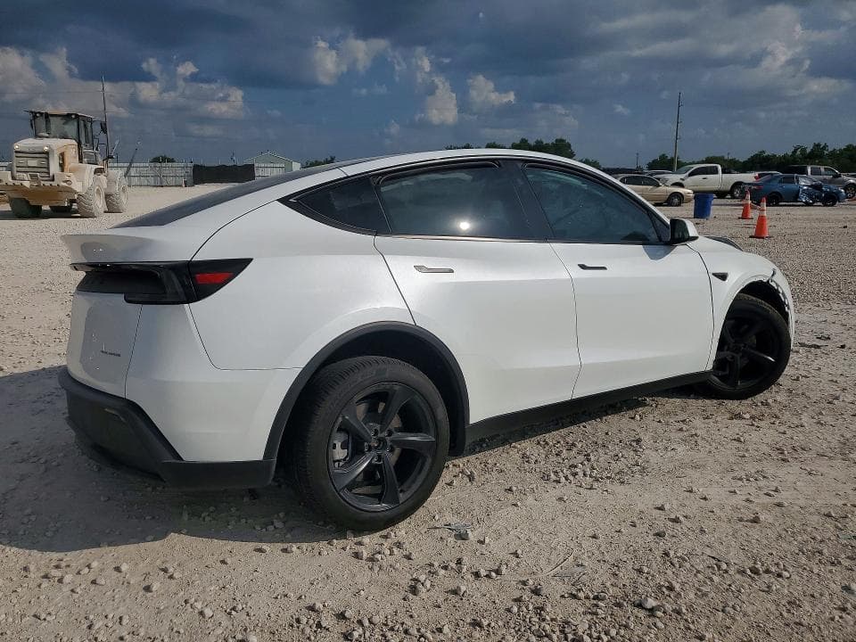 2026 TESLA MODEL Y 3