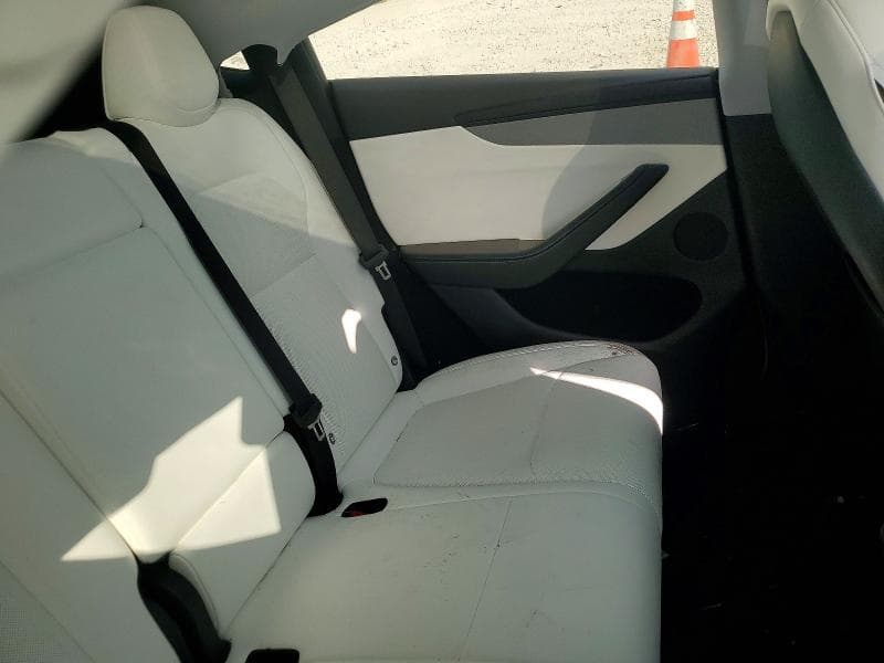 2026 TESLA MODEL Y 10