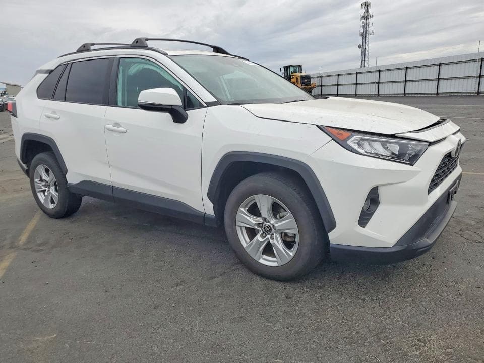 2021 TOYOTA RAV4 XLE 4