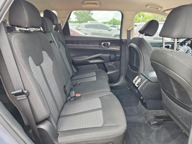 2022 KIA SORENTO LX 11