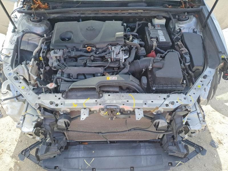 2019 TOYOTA CAMRY XLE 11