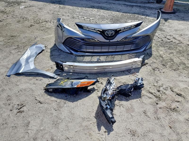 2019 TOYOTA CAMRY XLE 12
