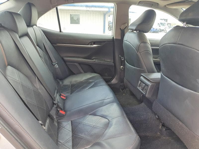 2019 TOYOTA CAMRY XLE 10