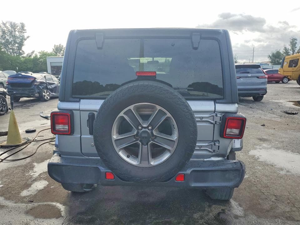 2020 JEEP WRANGLER UNLIMITED SAHARA 6