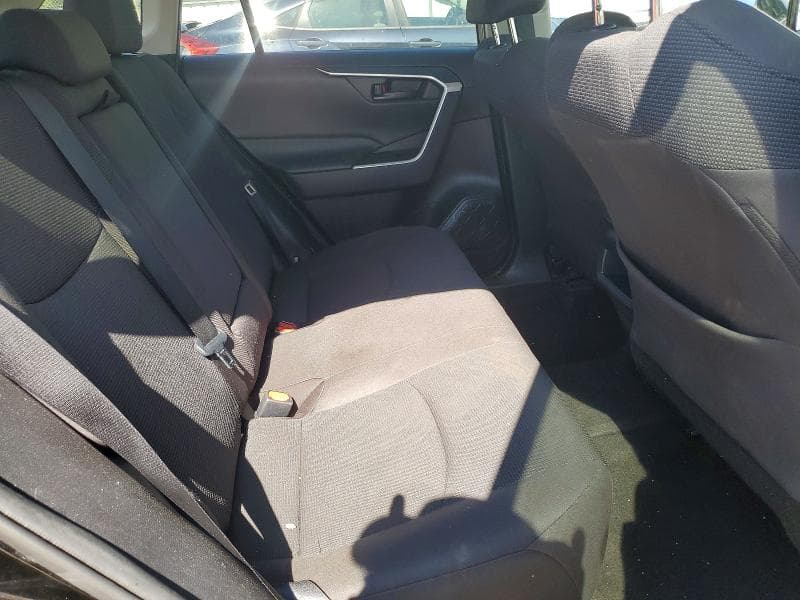 2021 TOYOTA RAV4 LE LE 11