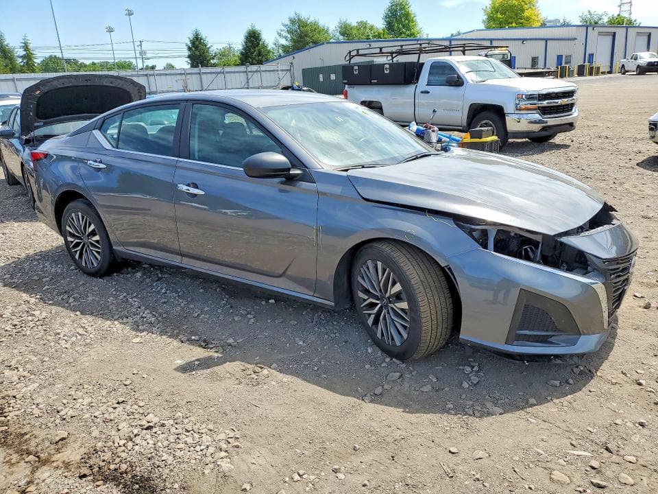 2025 NISSAN ALTIMA SV 4