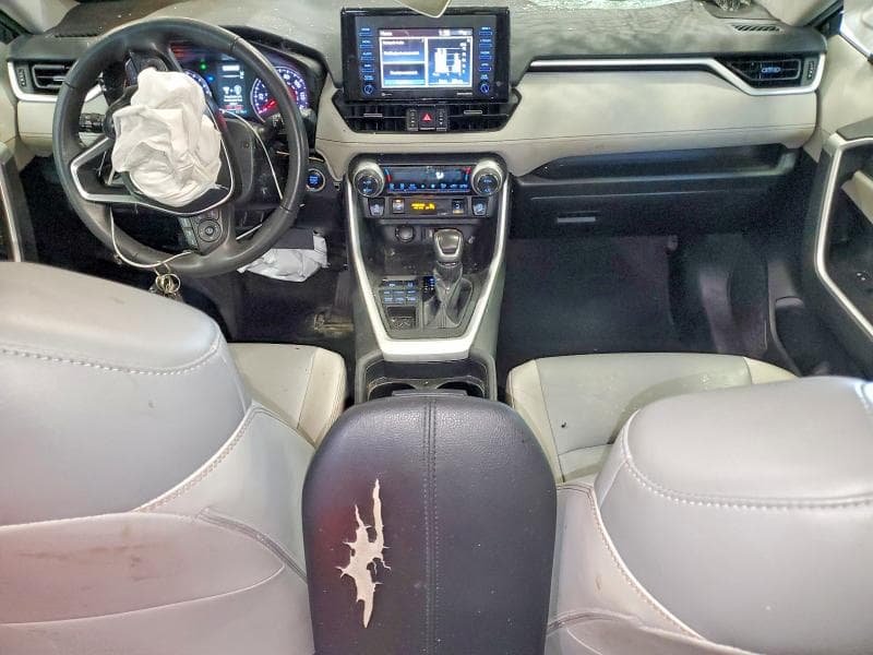 2020 TOYOTA RAV4 XLE PREMIUM XLE PREMIUM 8