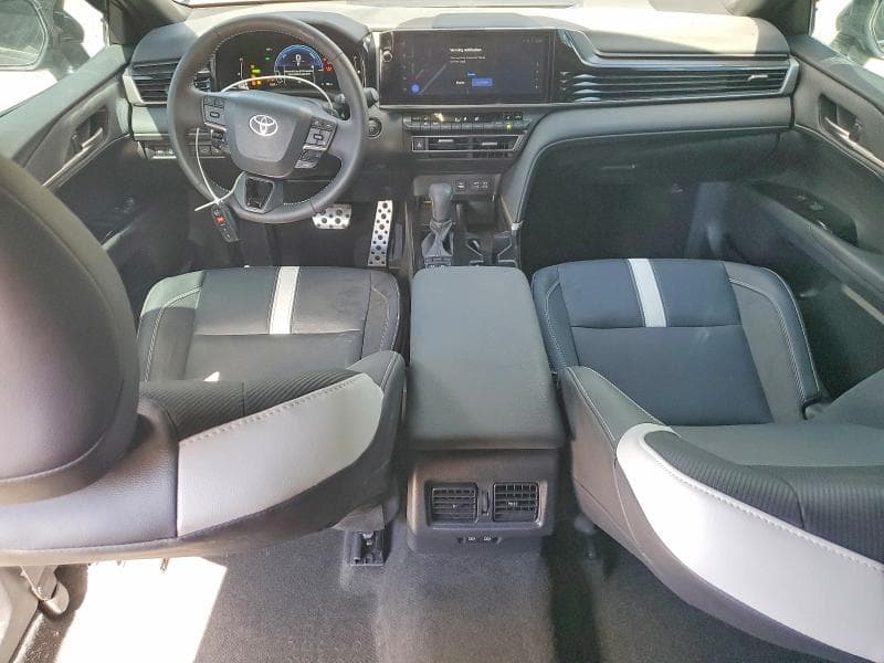 2025 TOYOTA CAMRY SE SE 8