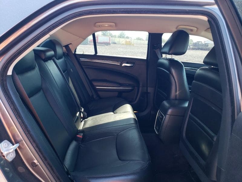 2016 CHRYSLER 300 LIMITED 10