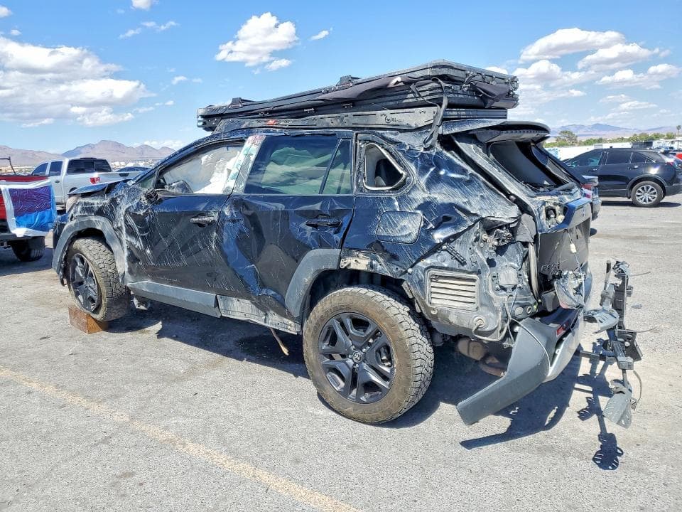 2022 TOYOTA RAV4 ADVENTURE 2