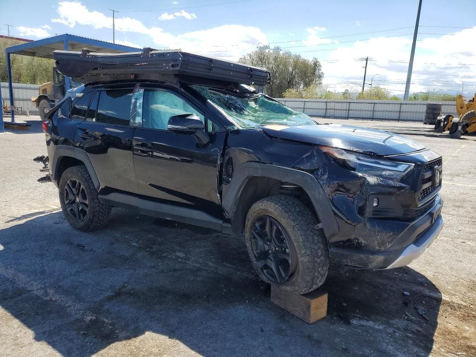 2022 TOYOTA RAV4 ADVENTURE 4