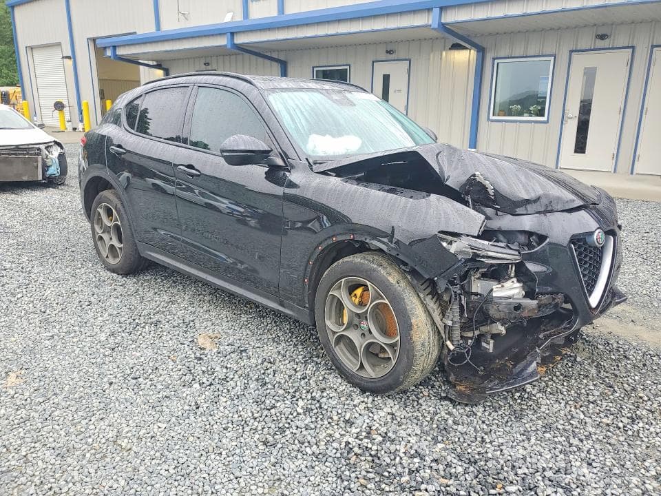 2018 ALFA ROMEO STELVIO SPORT SPORT 4