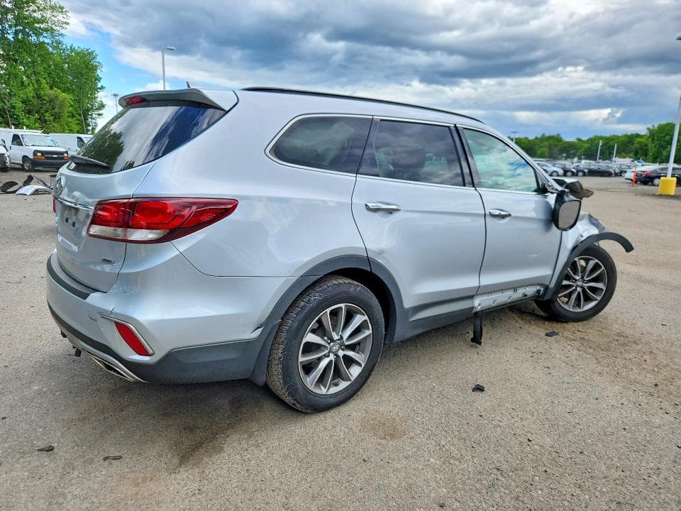 2018 HYUNDAI SANTA FE SE 3