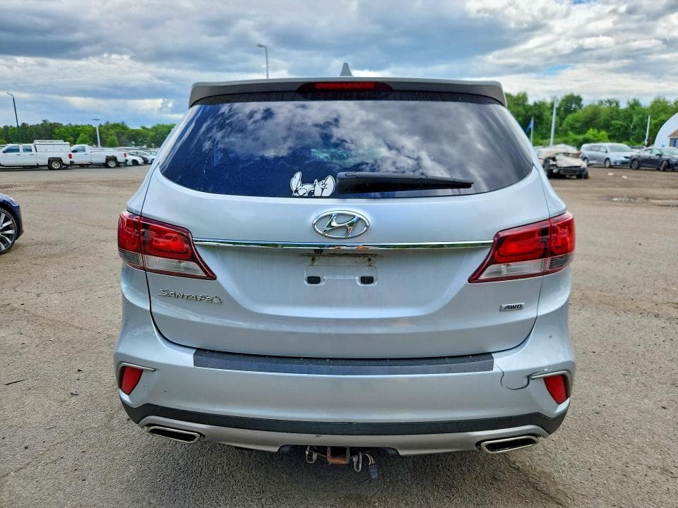 2018 HYUNDAI SANTA FE SE 6