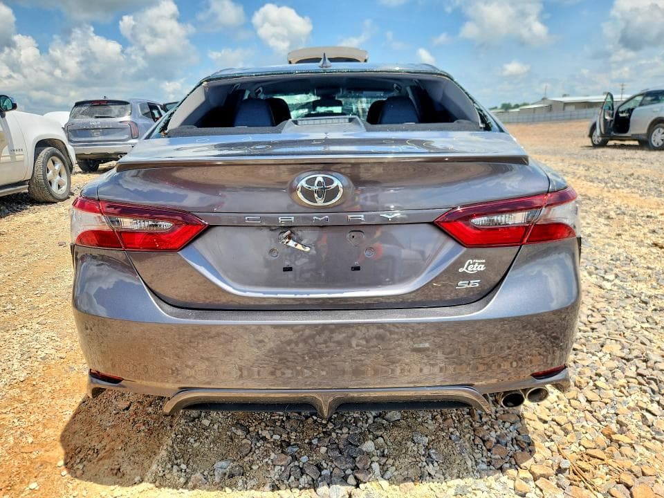 2021 TOYOTA CAMRY SE 6