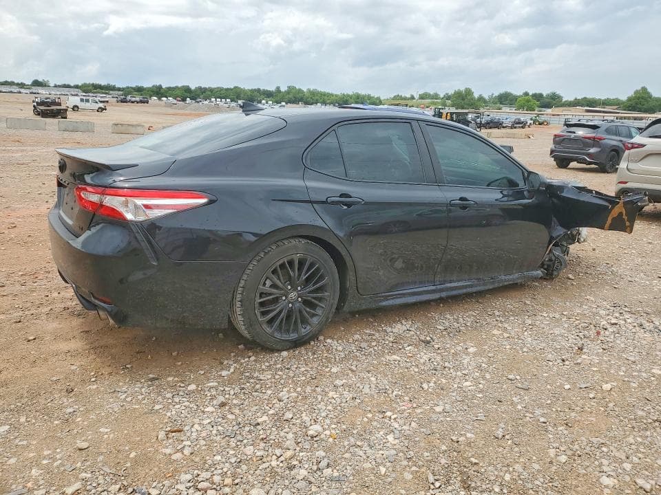 2019 TOYOTA CAMRY SE SE 3