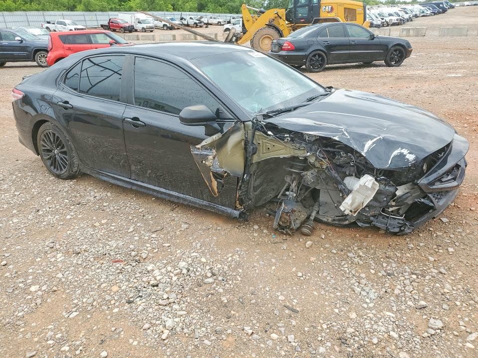2019 TOYOTA CAMRY SE SE 4