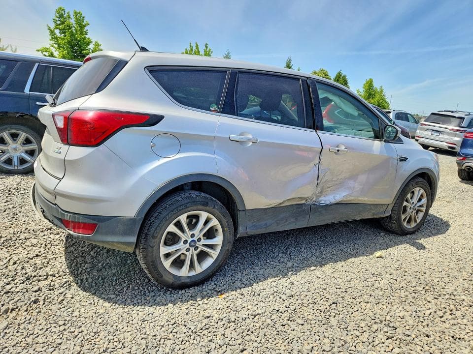 2019 FORD ESCAPE SE 3