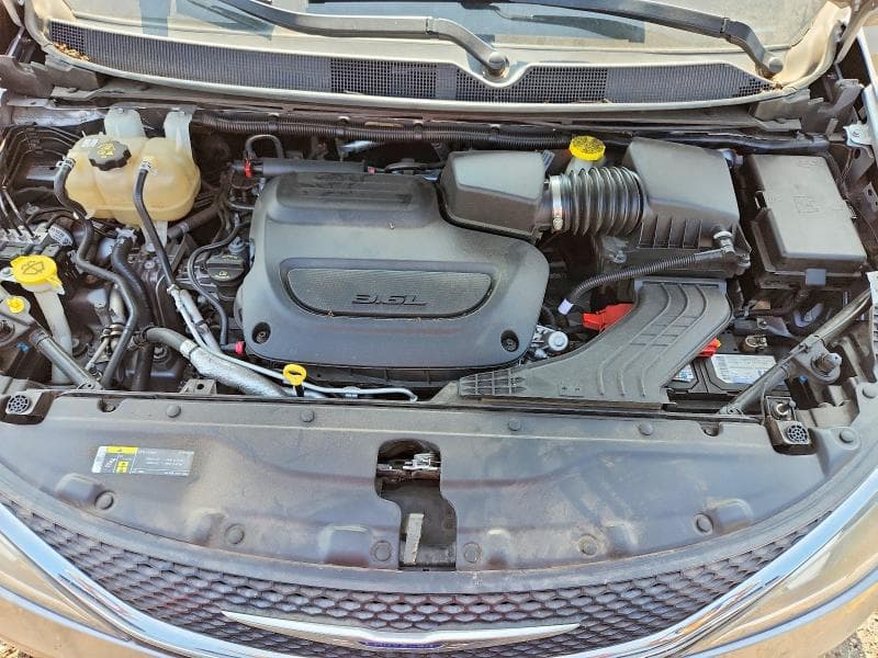 2019 CHRYSLER PACIFICA TOURING L 12
