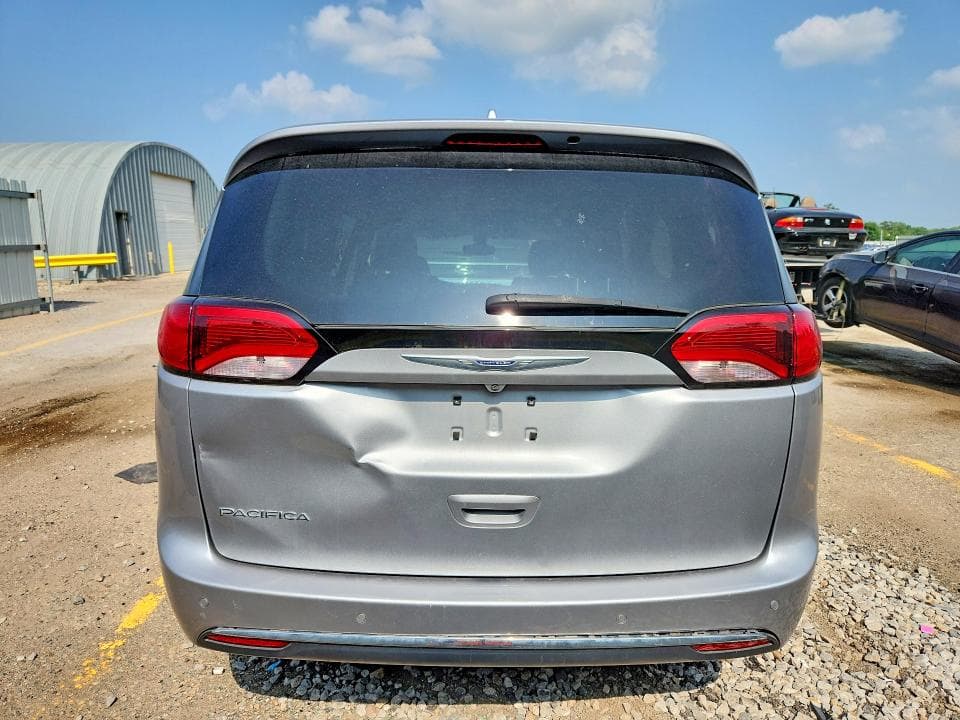 2019 CHRYSLER PACIFICA TOURING L 6