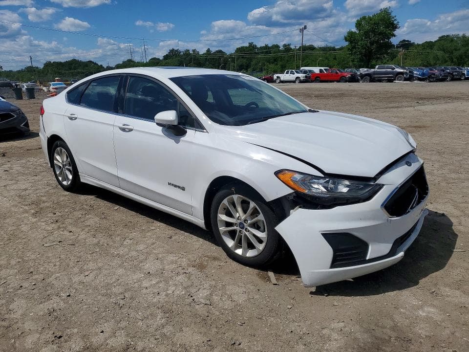2019 FORD FUSION SE 4
