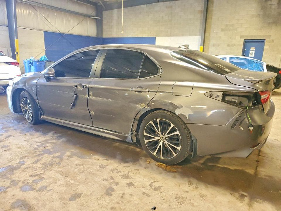 2020 TOYOTA CAMRY SE 2