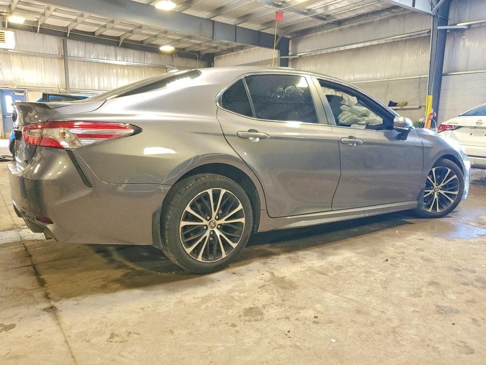 2020 TOYOTA CAMRY SE 3