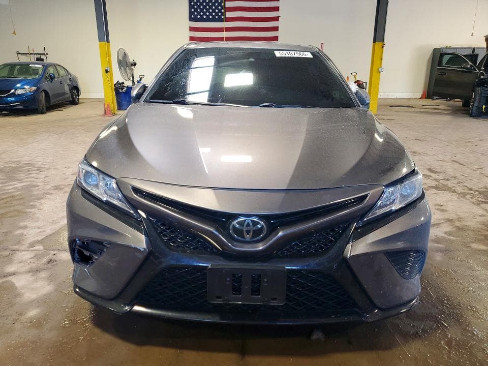 2020 TOYOTA CAMRY SE 5