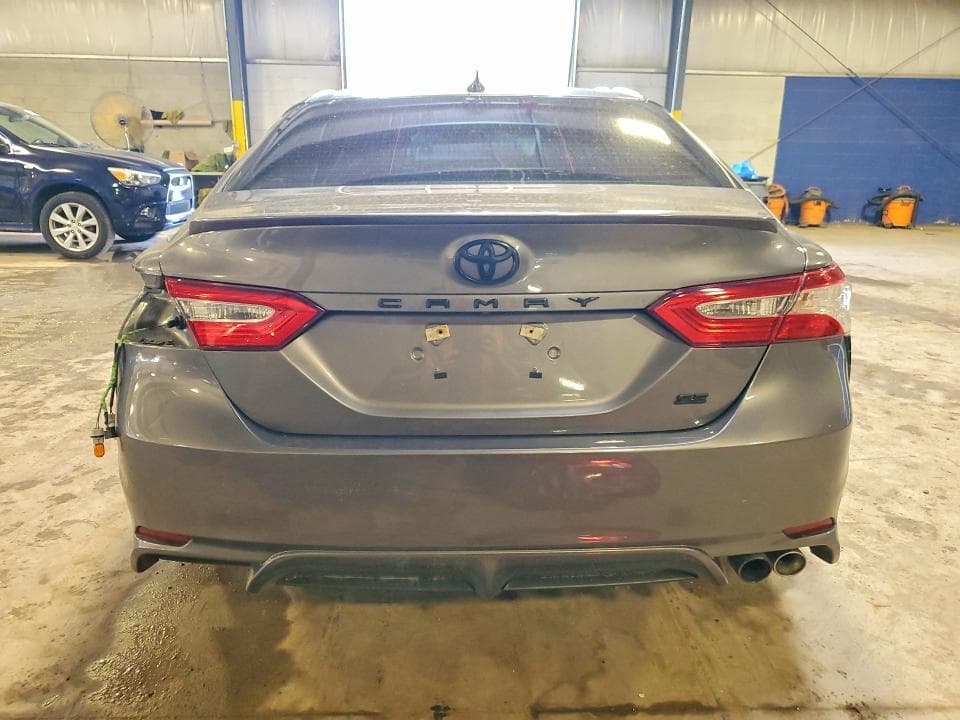 2020 TOYOTA CAMRY SE 6