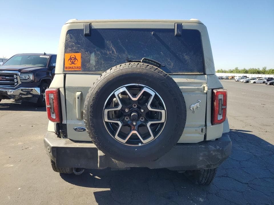 2025 FORD BRONCO OUTER BANKS 6