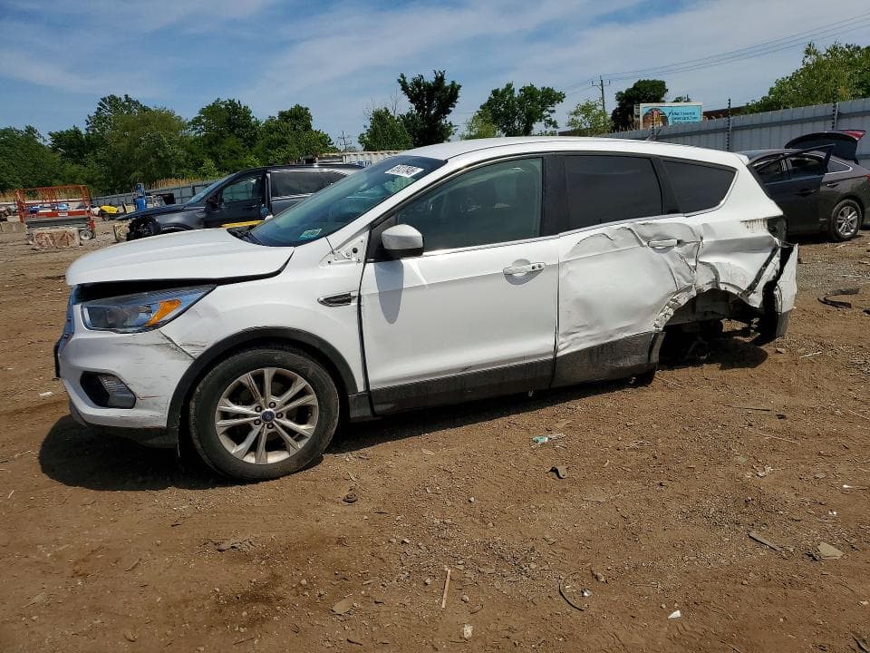 2019 FORD ESCAPE SE SE - 1