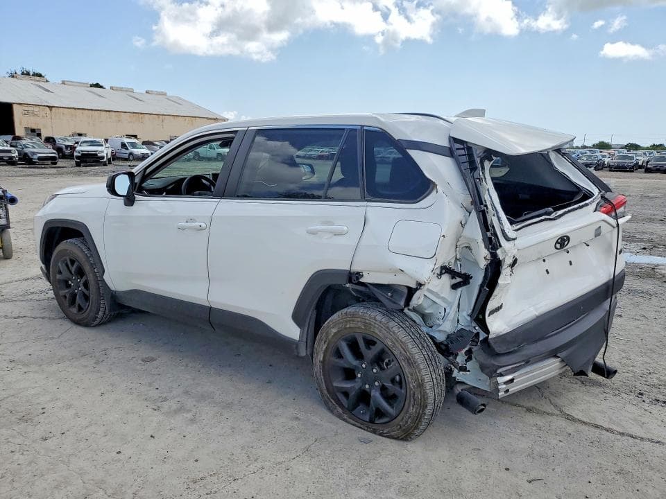 2024 TOYOTA RAV4 LE 2