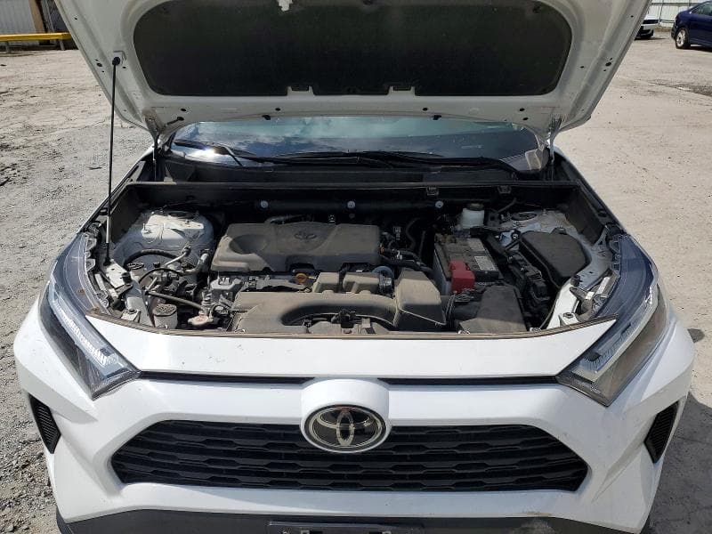 2024 TOYOTA RAV4 LE 11