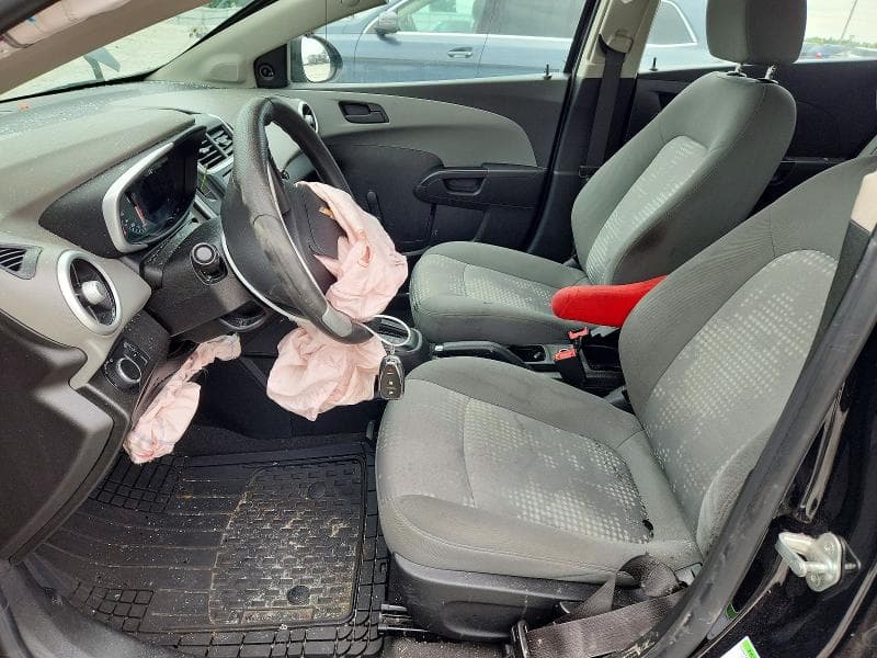 2020 CHEVROLET SONIC 7