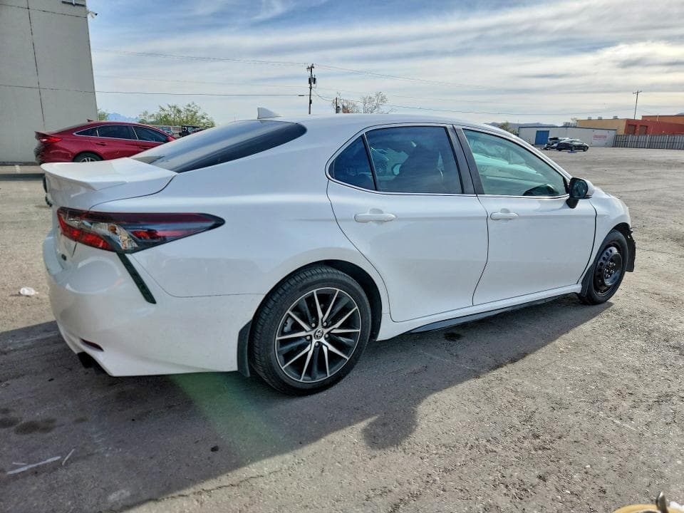 2022 TOYOTA CAMRY SE SE 3
