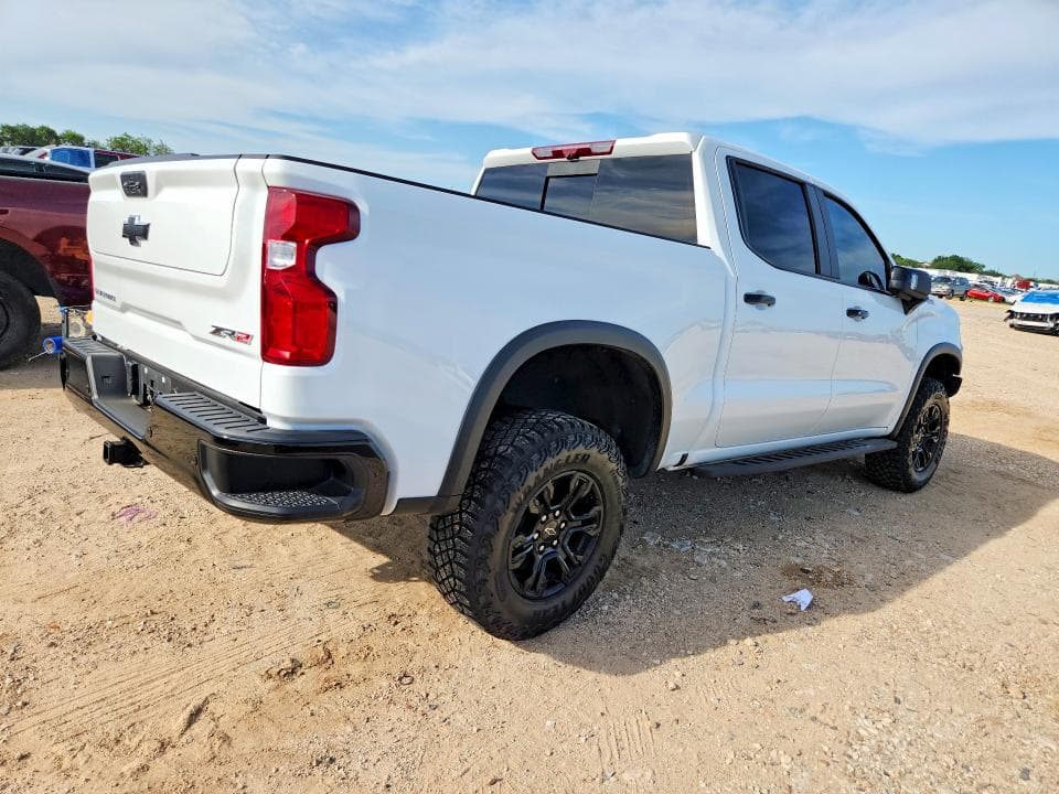 2025 CHEVROLET SILVERADO K1500 ZR2 3