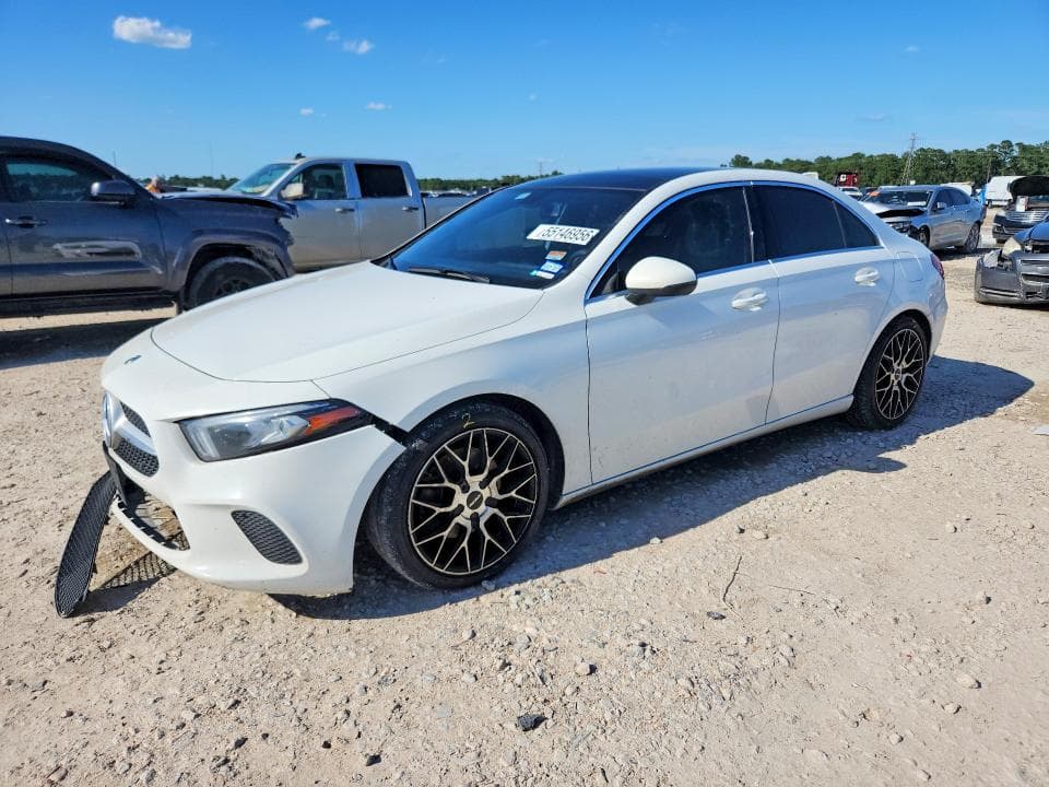 2020 MERCEDES-BENZ A 220