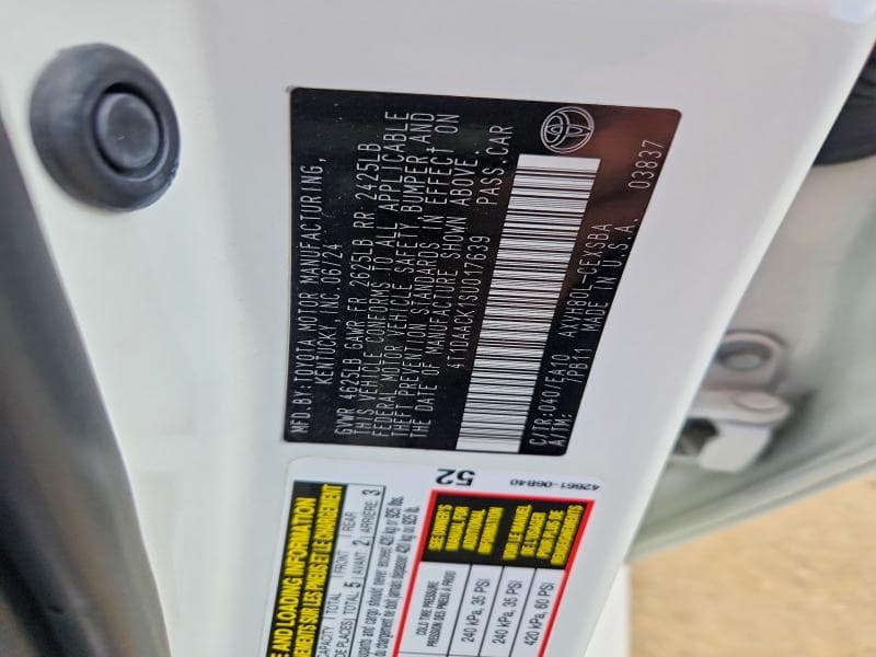 2025 TOYOTA CAMRY SE 12