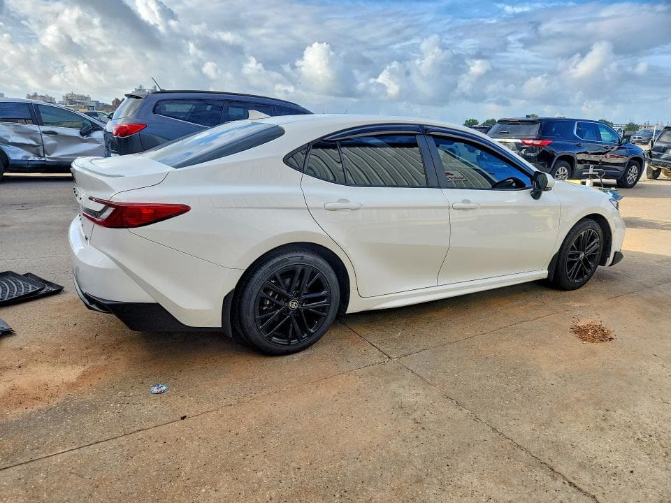 2025 TOYOTA CAMRY SE 3