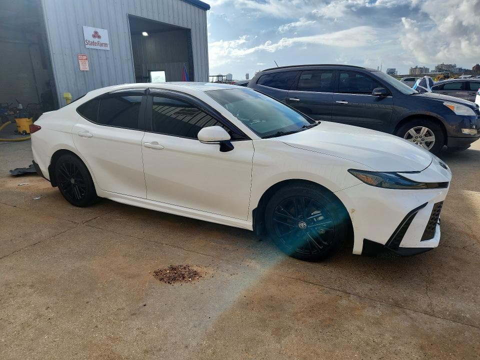 2025 TOYOTA CAMRY SE 4