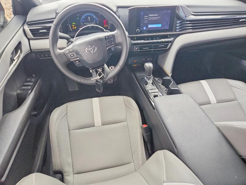 2025 TOYOTA CAMRY SE 8