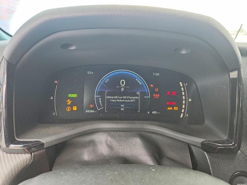 2025 TOYOTA CAMRY SE 9