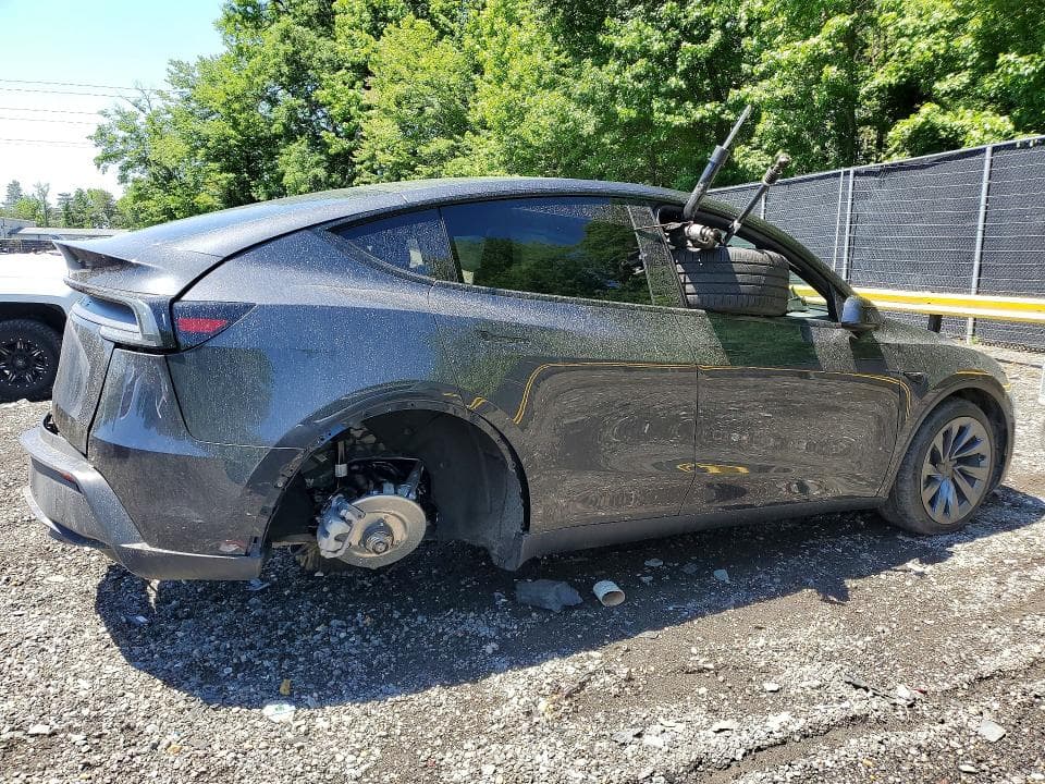 2026 TESLA MODEL Y 3