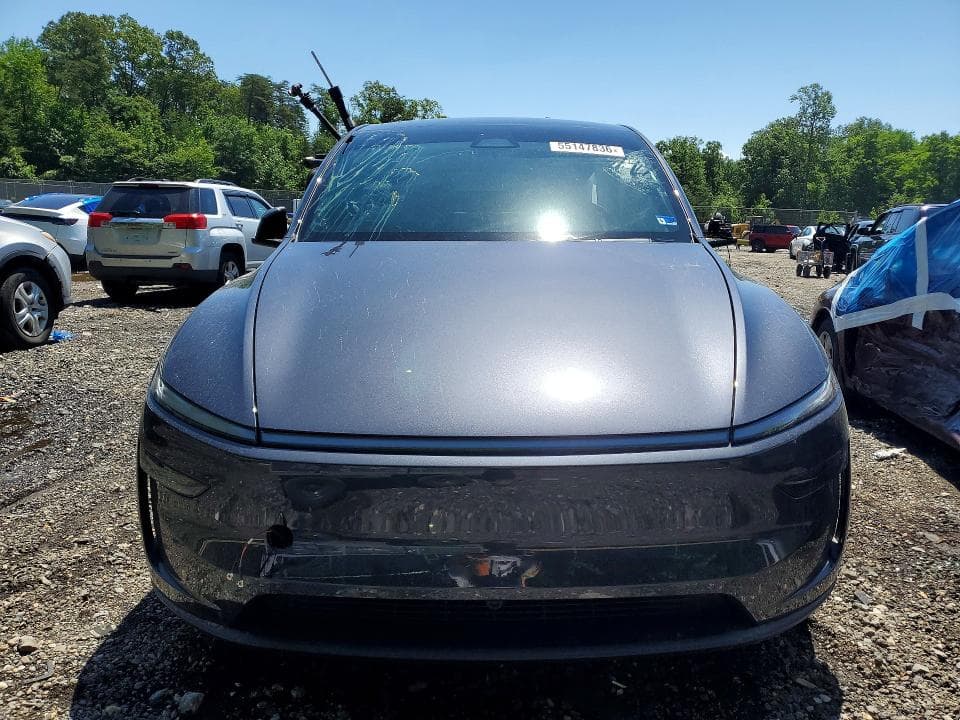 2026 TESLA MODEL Y 5