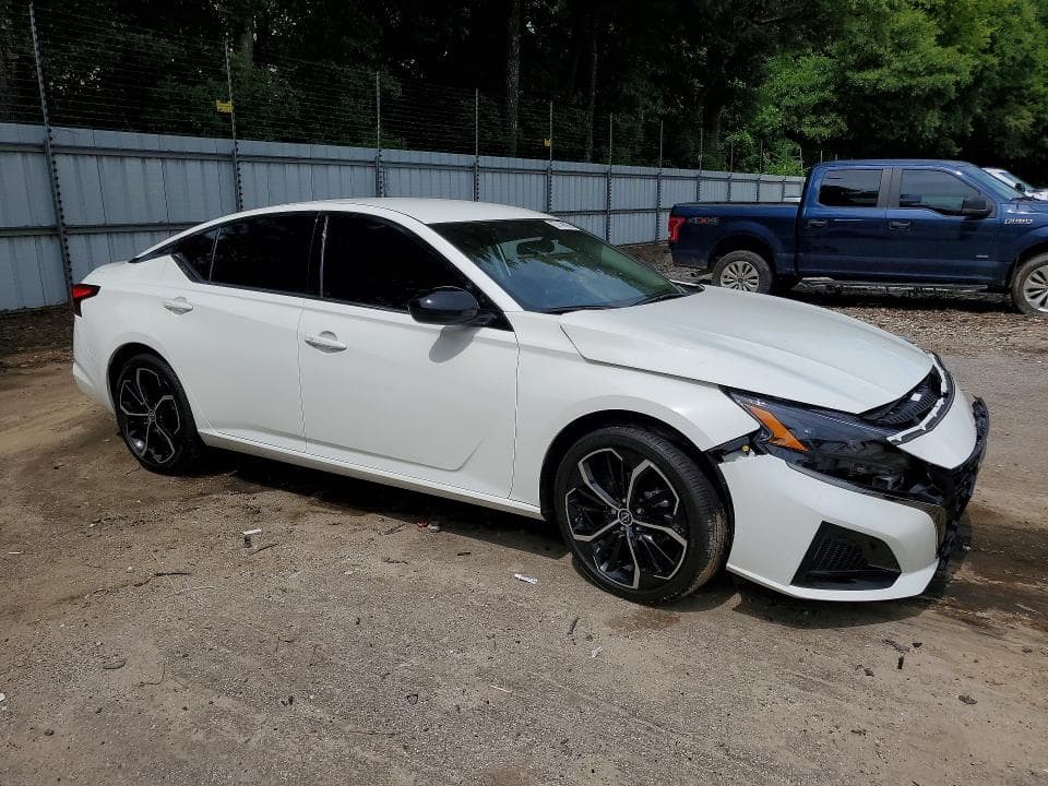 2025 NISSAN ALTIMA SR 4