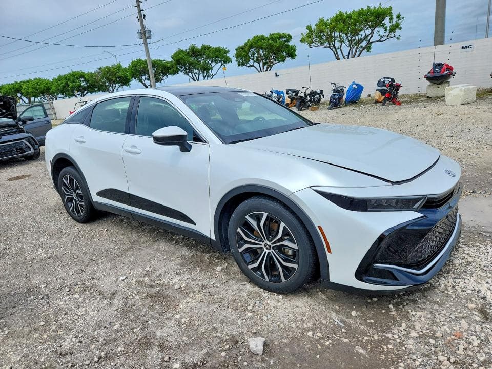 2024 TOYOTA CROWN LIMITED 4