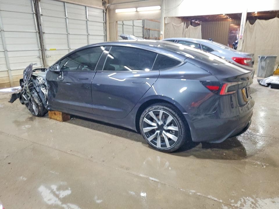 2025 TESLA MODEL 3 2