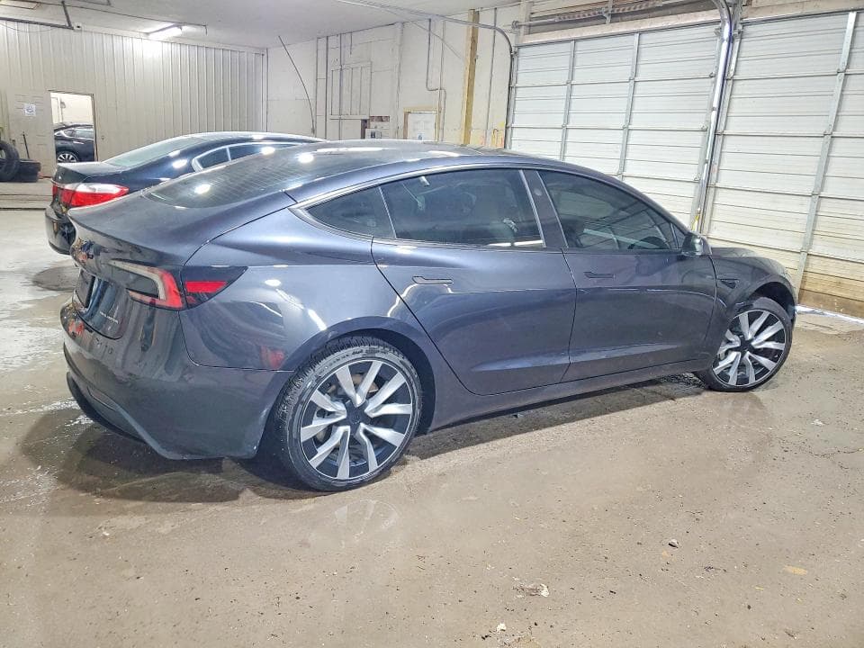 2025 TESLA MODEL 3 3